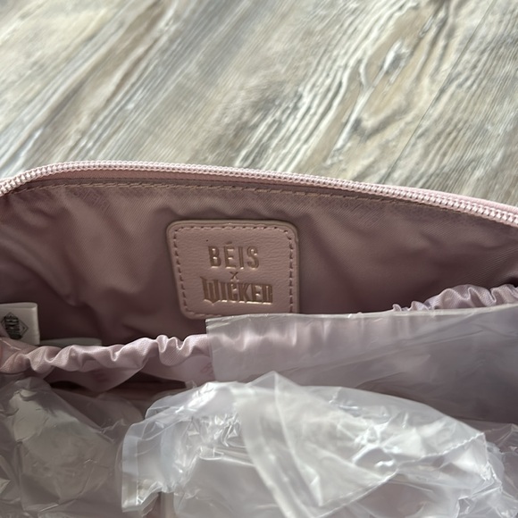 Beis x wicked toiletry bag nwt - Picture 7 of 7